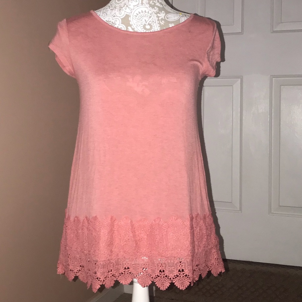 Woman’s pink top size XS